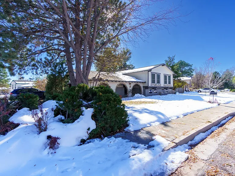 3295 W Parade Cir — Photo 1