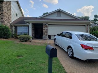 215 Old Oak Cir, Brandon, MS 39042