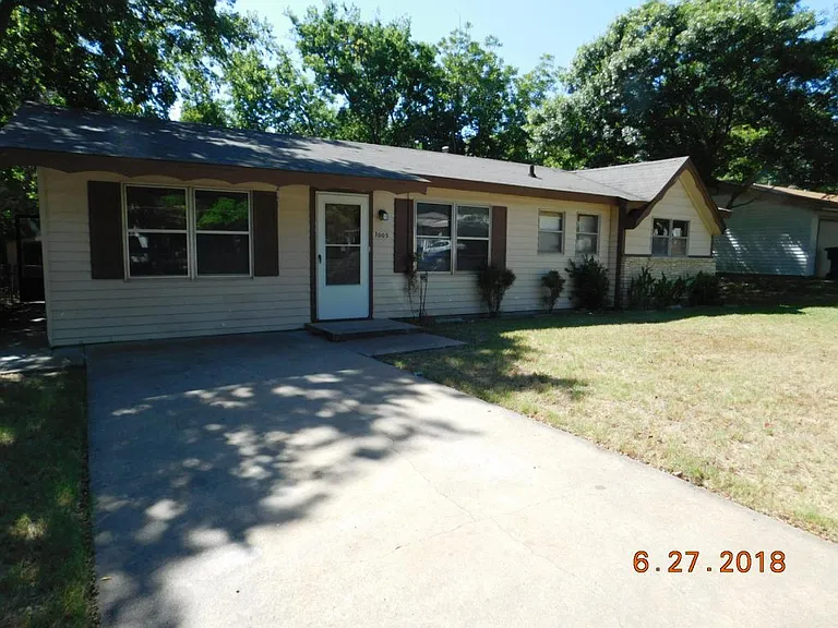 1005 S 19th St — Photo 3