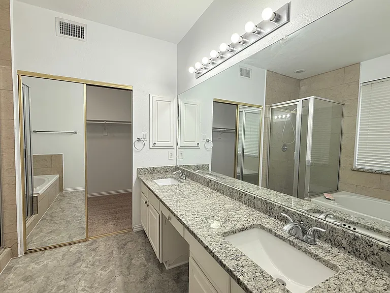 1313 Baythorne Dr — Photo 14