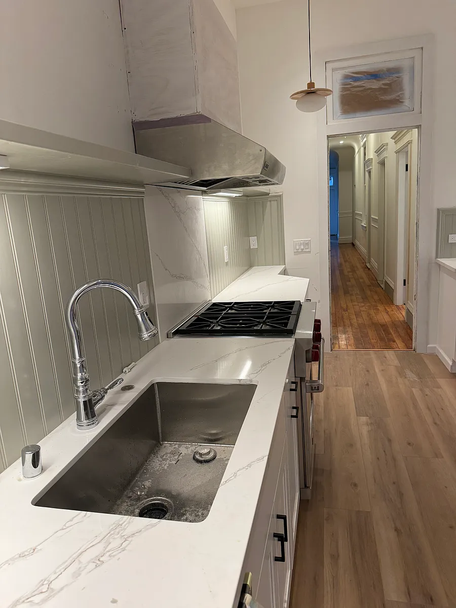Brand new (Nov 2024) kitchen. Recessed lighting, professionally designed, wolf range, new dishwasher, custom finishes. Recessed lighting, separate living/ dining space. - 510 Divisadero St #506