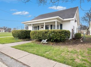 240 S Main St, Rhome, TX 76078