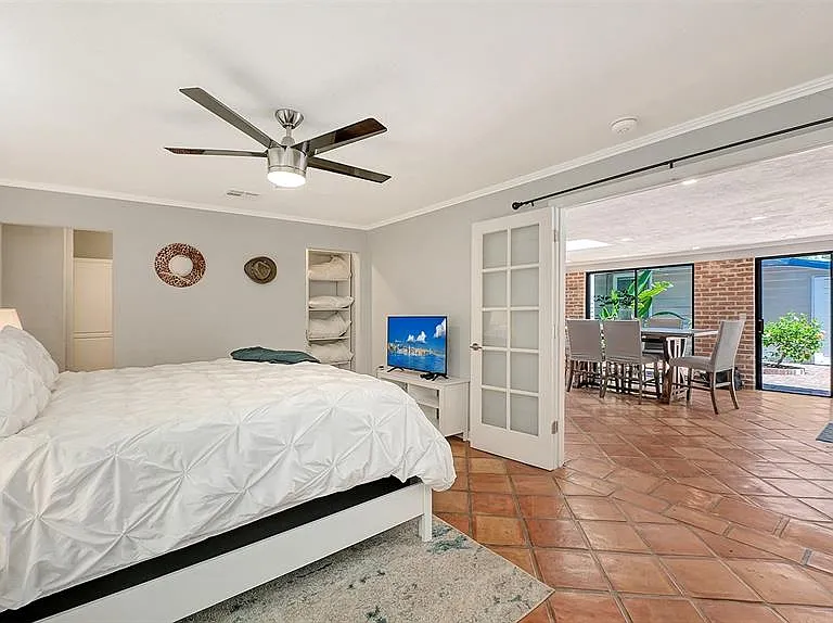 1127 S Osprey Ave — Photo 28