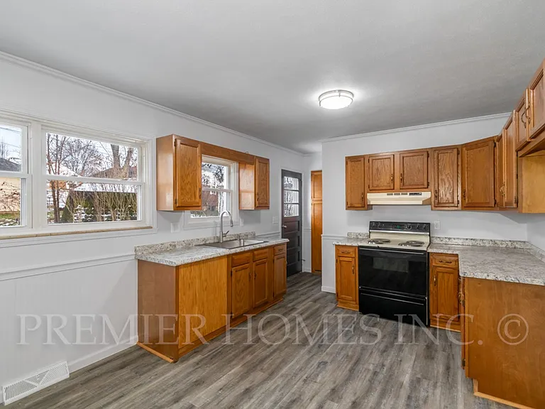 3812 Root Ave NE — Photo 7