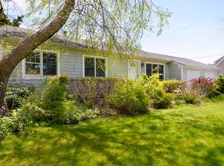 48 Middle Pond Rd, Southampton, NY 11968