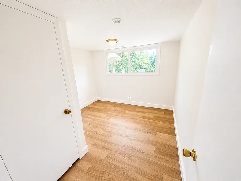 304 Nottingham Dr — Photo 7