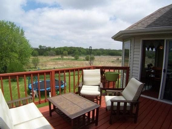 5th image of W306S3052 Oak Ct