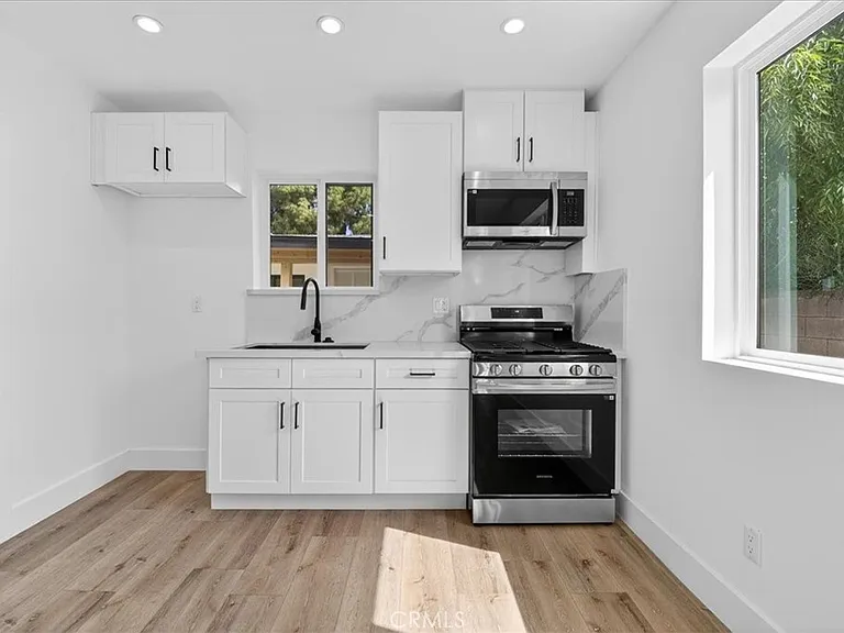 7053 Fallbrook Ave — Photo 6