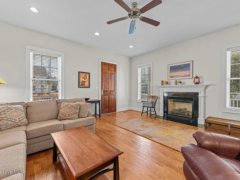 3908 Harkers Way — Photo 7