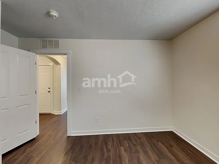 754 N Scotney Ave — Photo 18