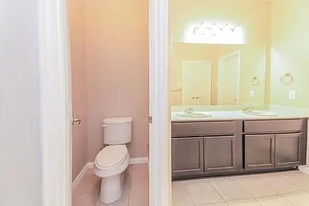 4 bed, 2.5 bath, 1925 sqft, $1,999 — Photo 3