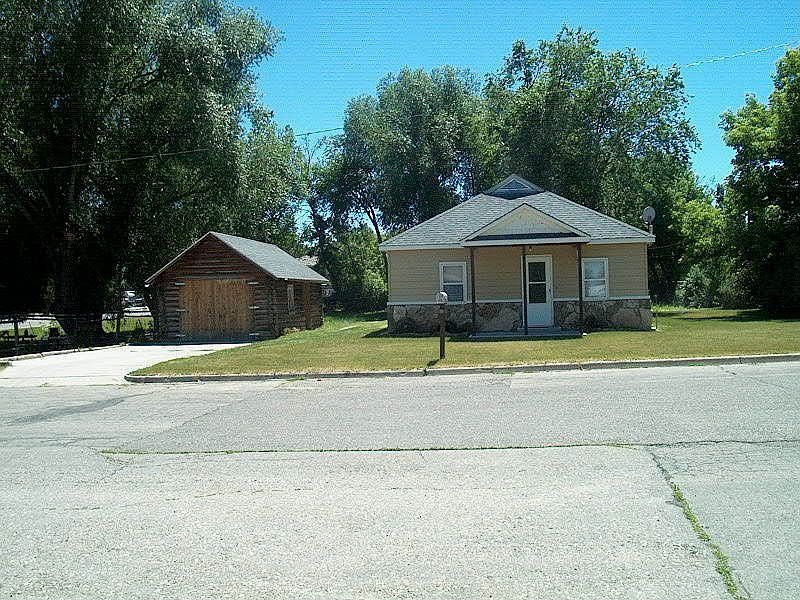 2nd image of 125 Sweetwater St