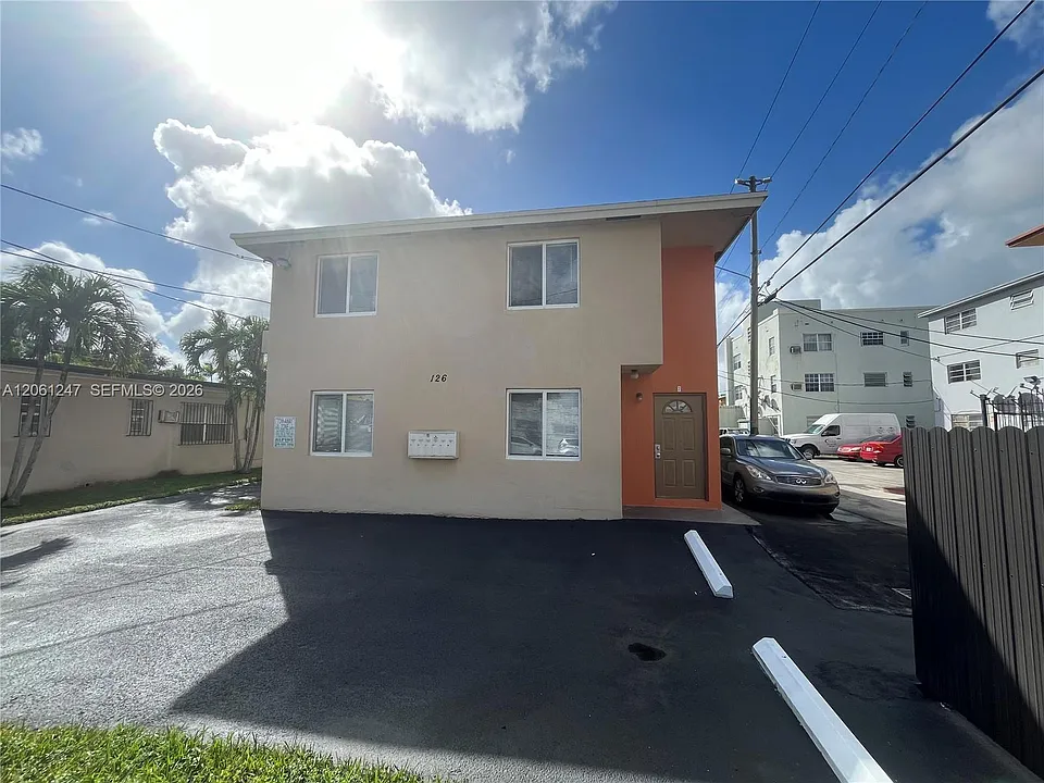 126 SW 21st Ave #3
