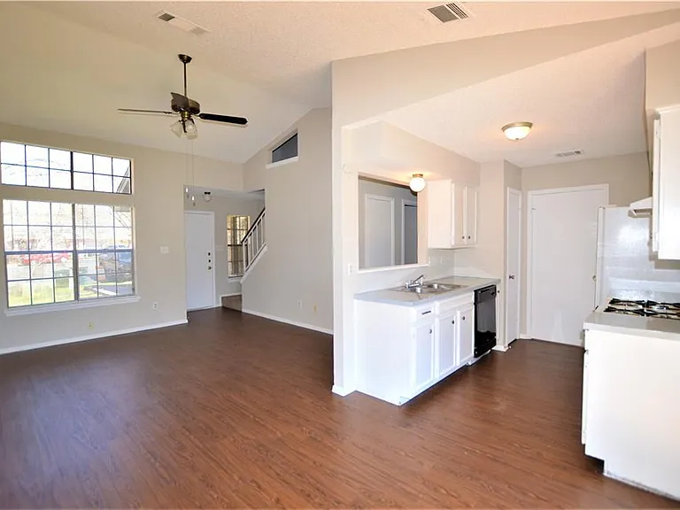 3517 Rollingway Cv #B — Photo 3