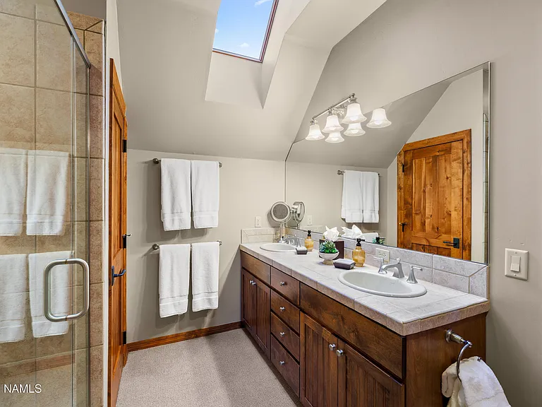 1704 E Trade Winds Ct — Photo 16