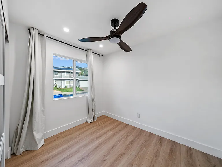 7406 Margerum Ave — Photo 13