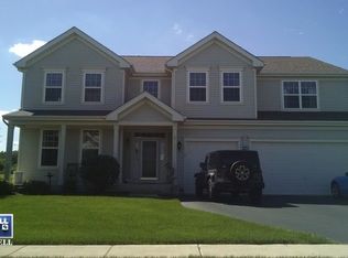 6810 Waterford Dr, McHenry, IL 60050