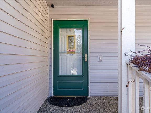 3rd image of 9513 17th Street NE