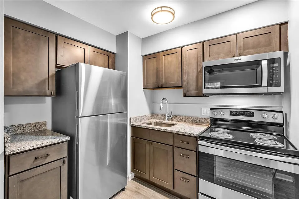 Building Photo - 327 Lysander St #6