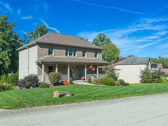 3rd image of 220 Apple Hill Dr