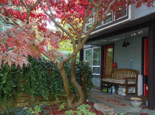 11469 Kallgren Rd NE UNIT 1, Bainbridge Island, WA 98110