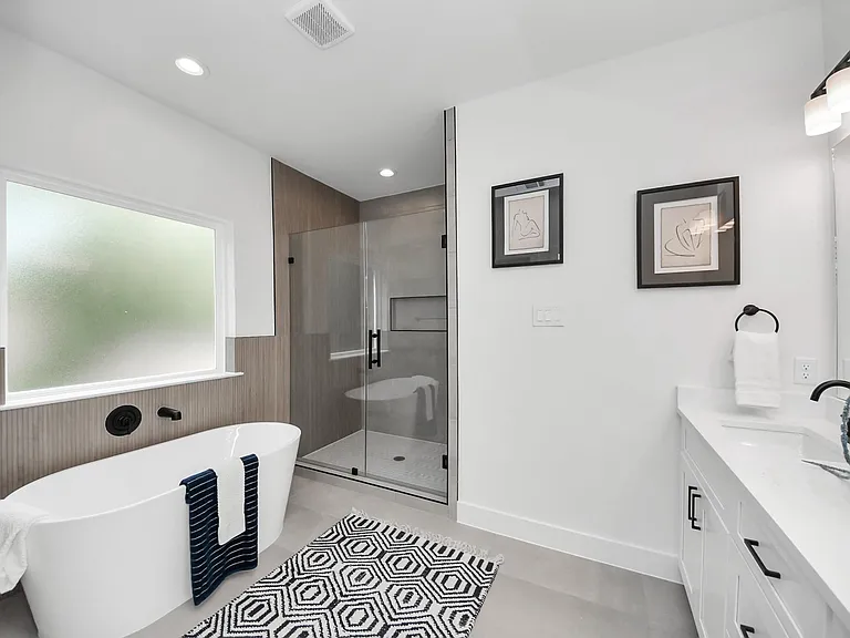 860 Rachel St #A — Photo 29