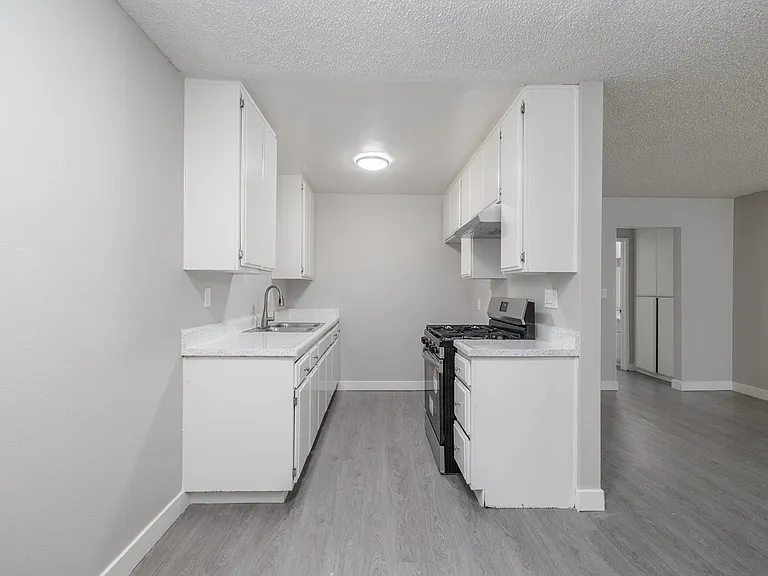 1628 W 218th St #3 — Photo 14