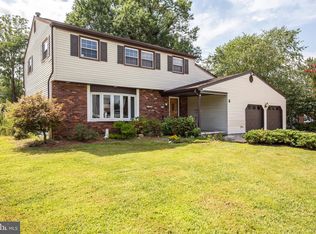 6 Kennedy Dr, Turnersville, NJ 08012