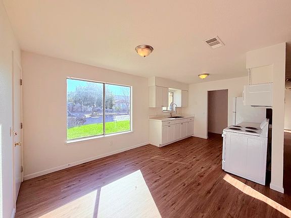 5th image of 1351 Virginia St