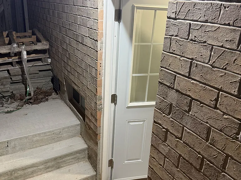 327 Mantle Ave #BASEMENT — Photo 14