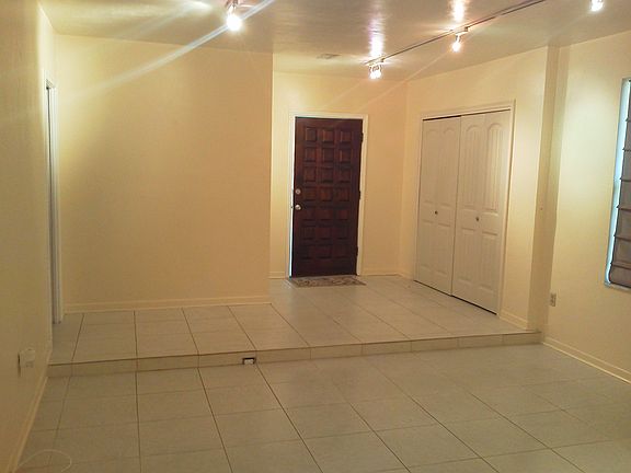 Foyer Entrance & Coat Closet