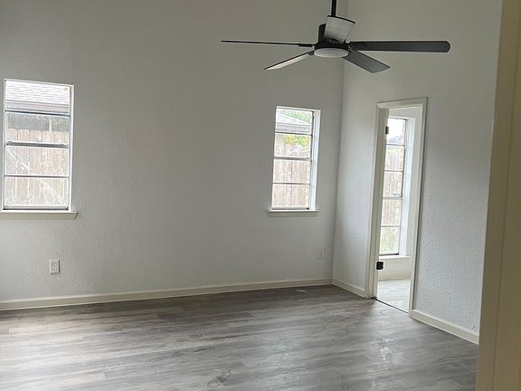 4th image of 2203 Hammerwood Dr