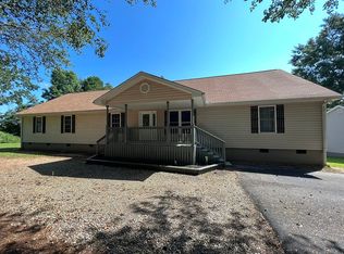 820 Goodjoin Rd, Campobello, SC 29322