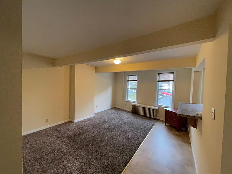 315 W Laurel Blvd #2 — Photo 4