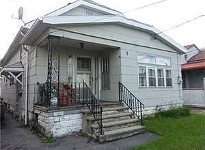 1st image of 364 Roslyn St