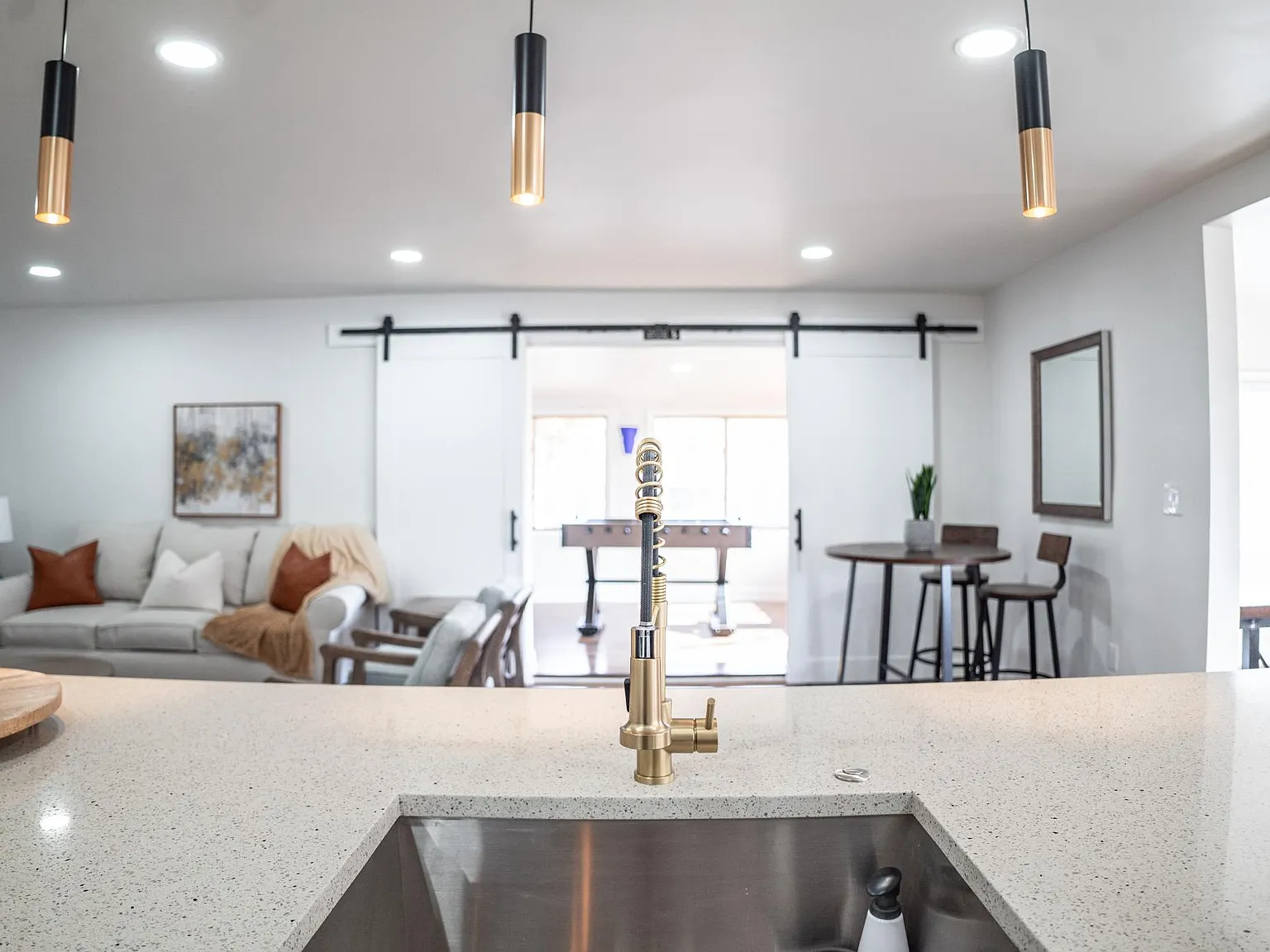 3720 Taft Ave — Photo 3