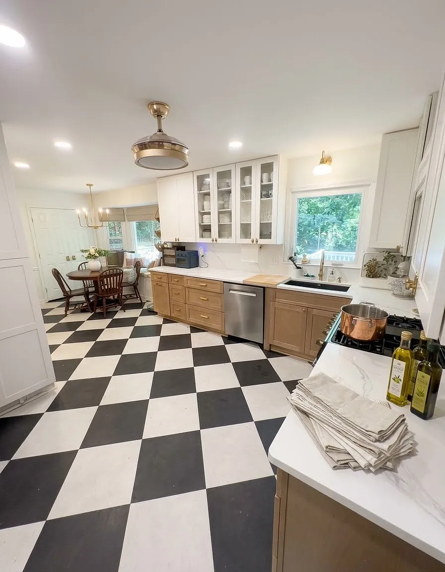 5 bed, 3.5 bath, 3384 sqft, $5,300 — Photo 2