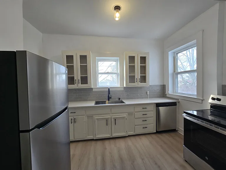 612 E Church St — Photo 1