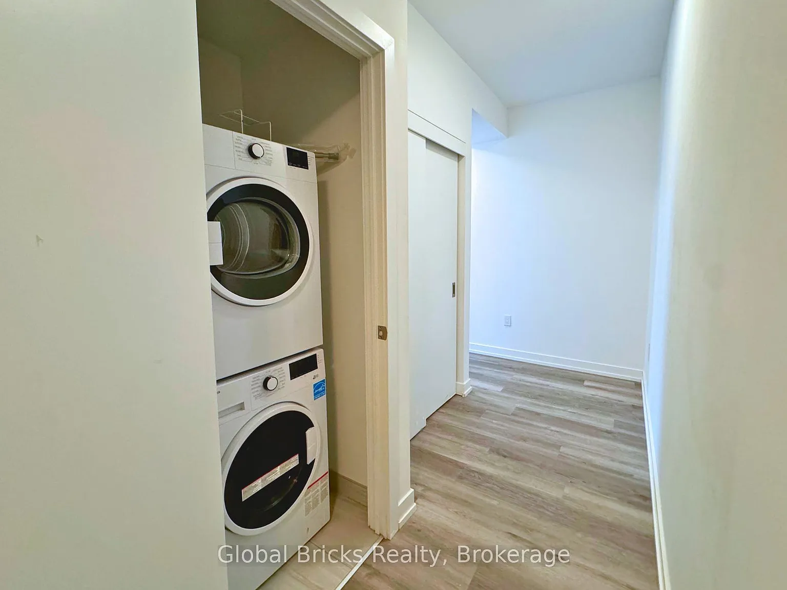 Station Park Condos — Photo 3
