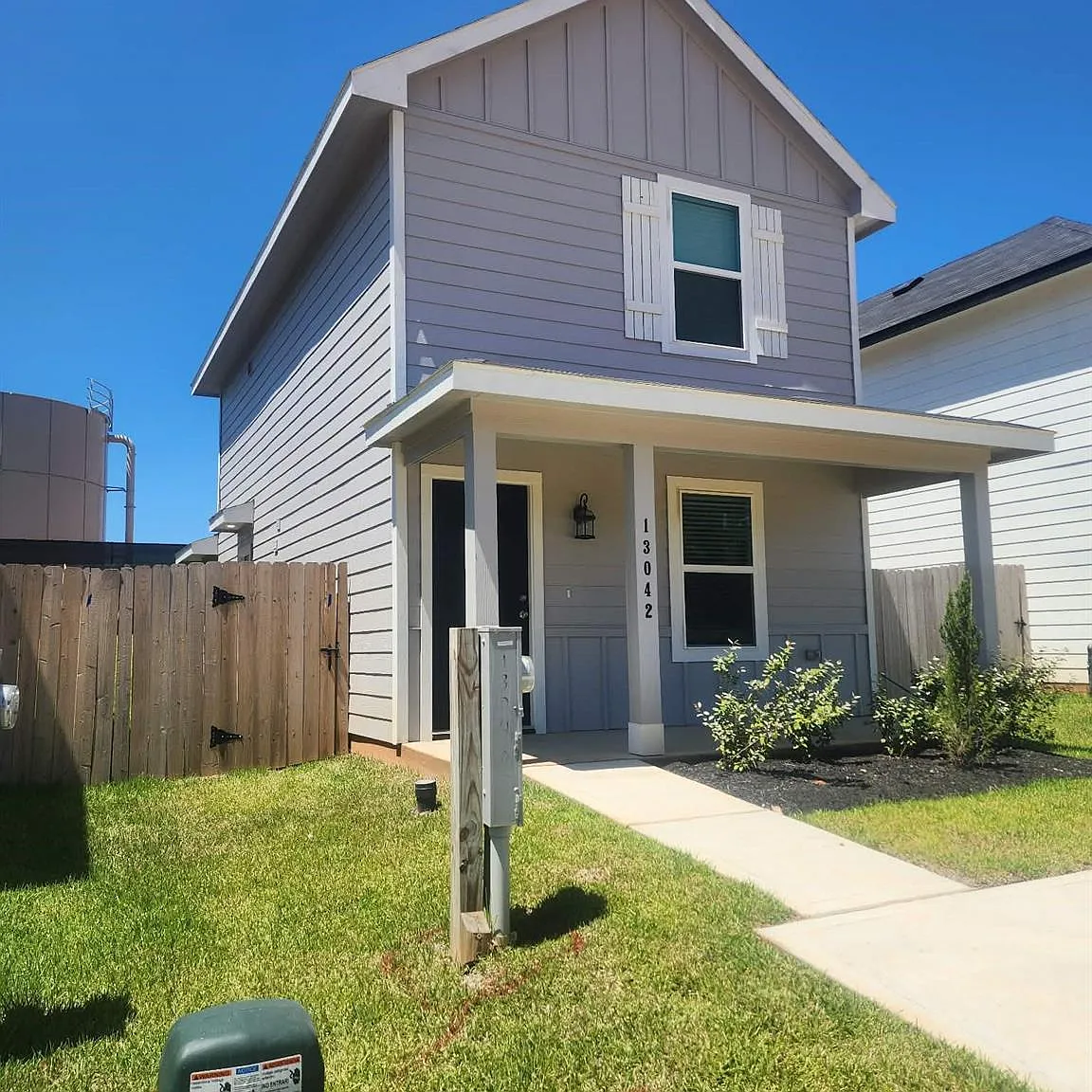 3 bed, 2.0 bath, 1030 sqft, $1,700 — Photo 1