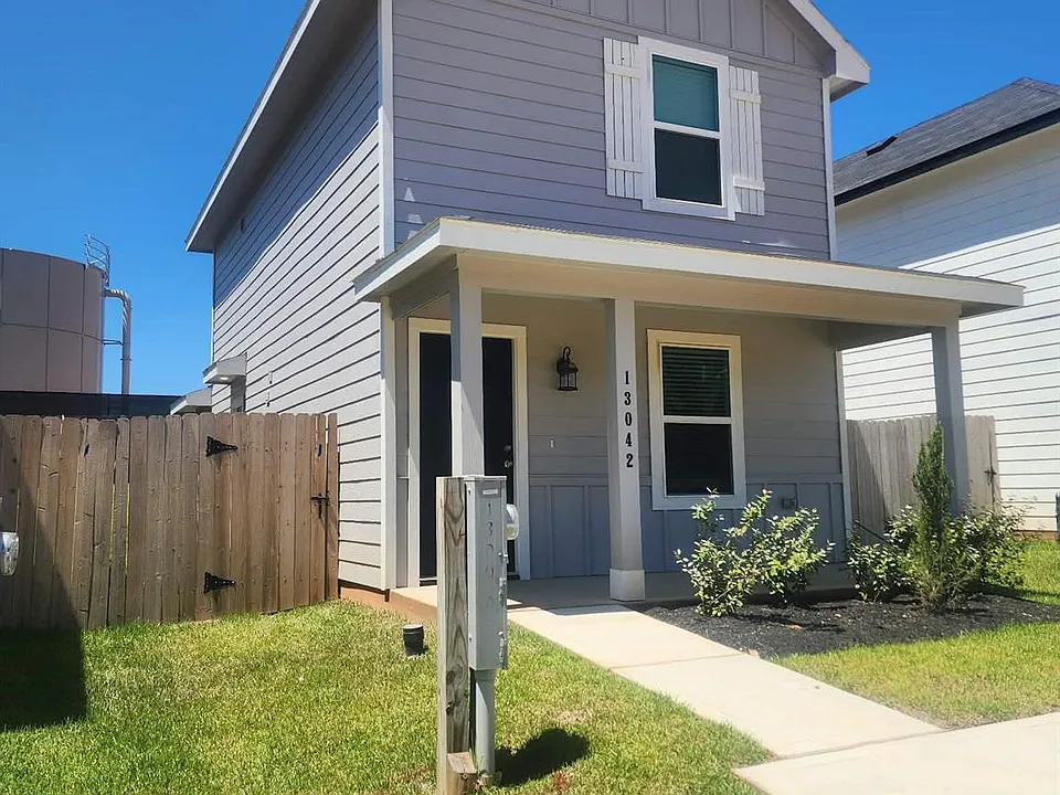 13042 Turret Bend Way