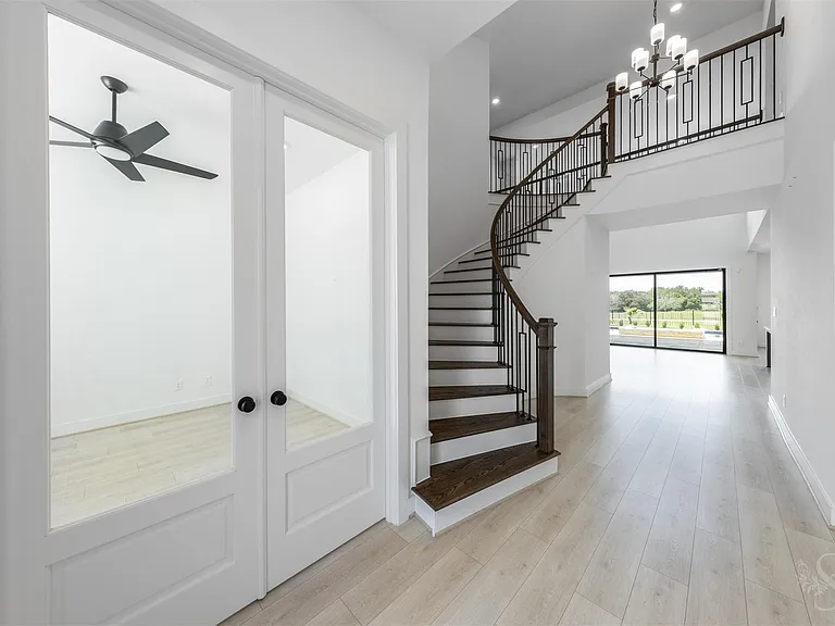 7526 Sunny Oak Ln — Photo 12