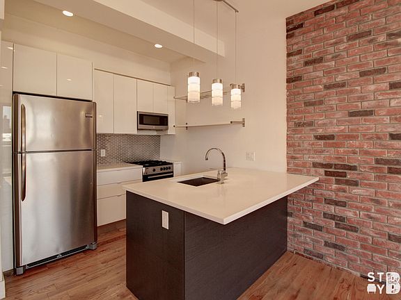 5th image of 672 Halsey St Penthouse B