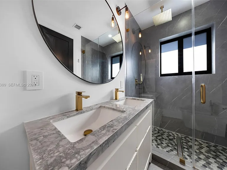 365 Fairway Dr — Photo 12