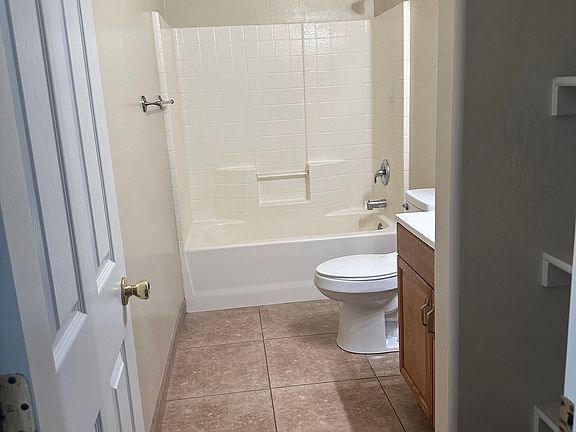 4th image of 2828 E Roeser Rd