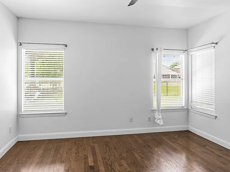 5918 Lafayette Dr — Photo 21