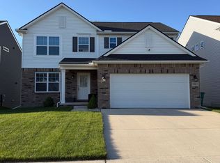 9463 White Tail Dr, Ypsilanti, MI 48197
