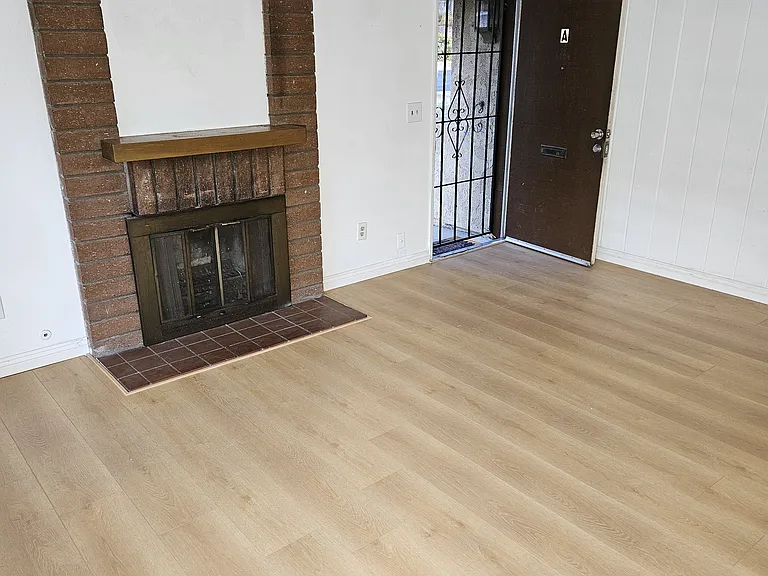 1042 W Pine St #A — Photo 4