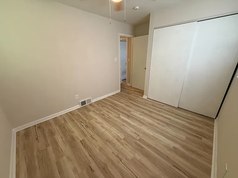 Willow Pl — Photo 15