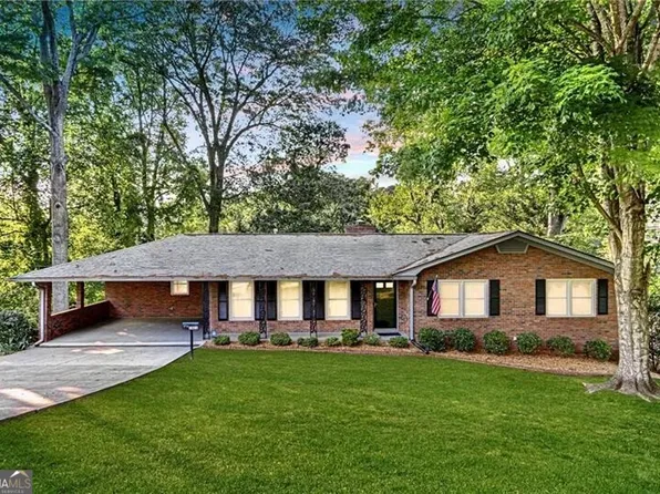 1471 Robinhood Trl, Gainesville, GA 30501